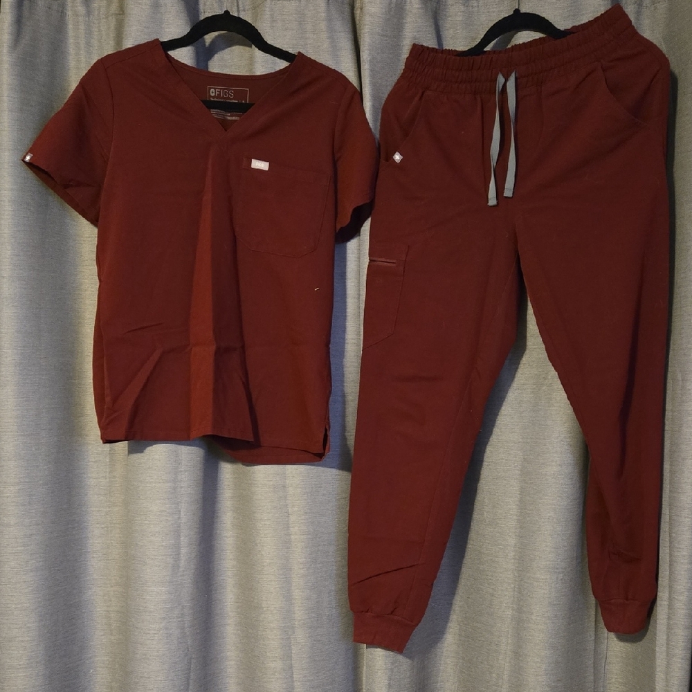 Figs Maroon Catalina Top & Zamora Jogger Set